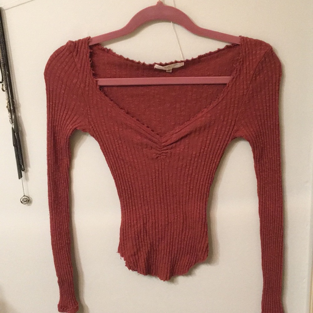 UO long sleeve crop